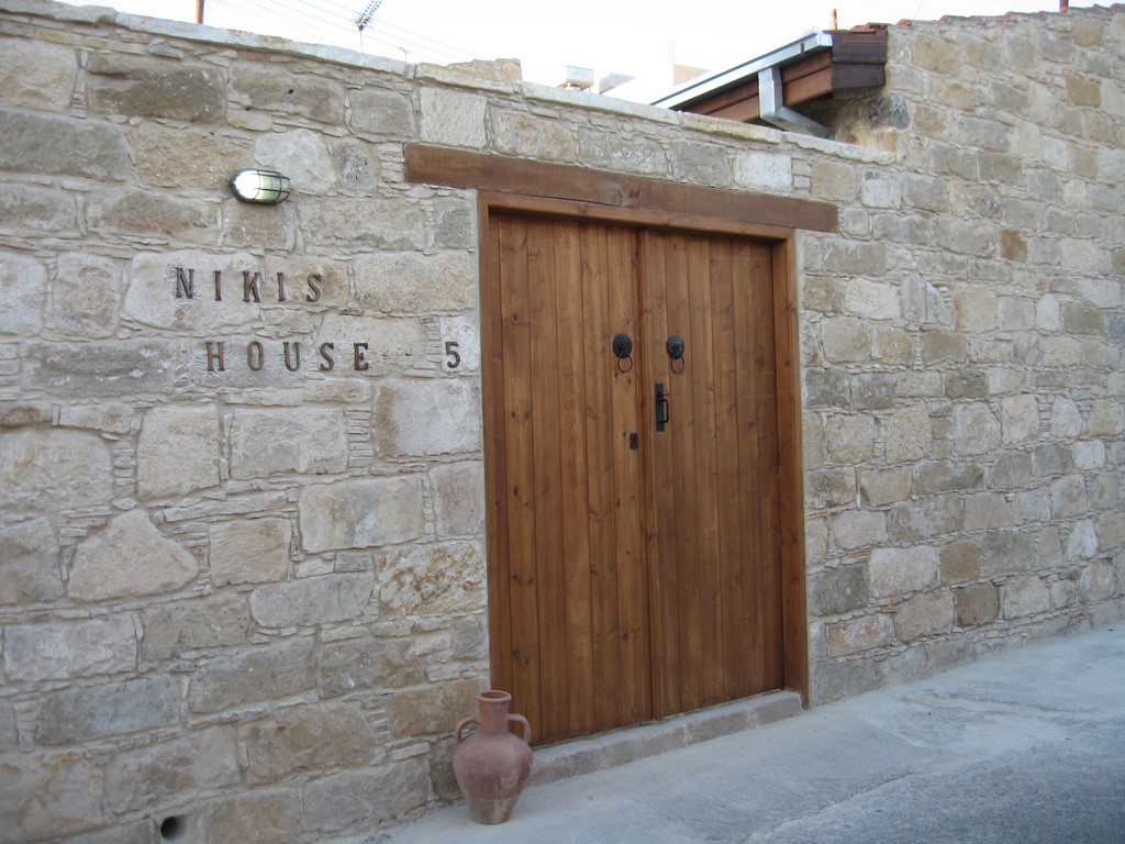 cyprus-entrance003.jpg